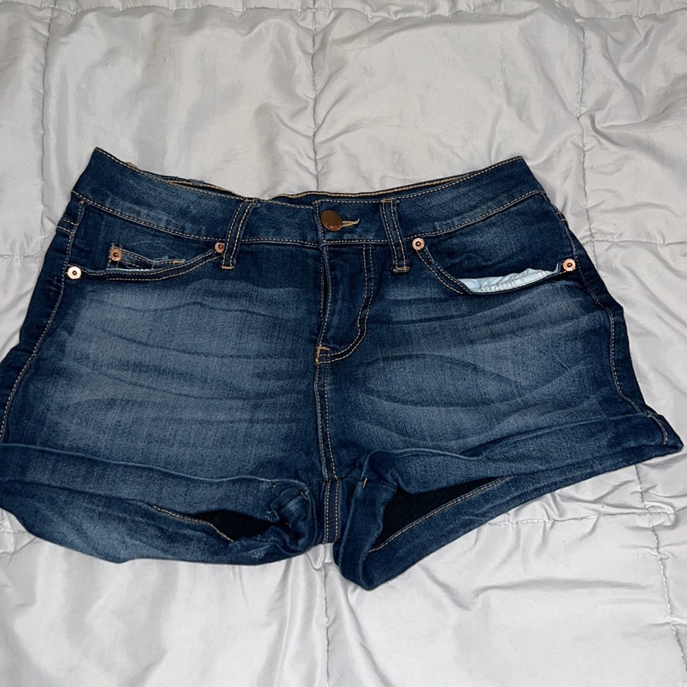 No boundaries jean shorts